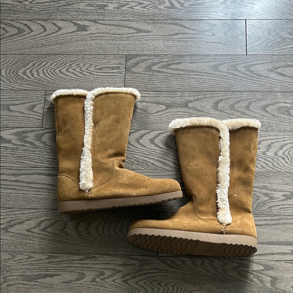 Cozy Women's Brown Winter Boots with Faux Fur Trim